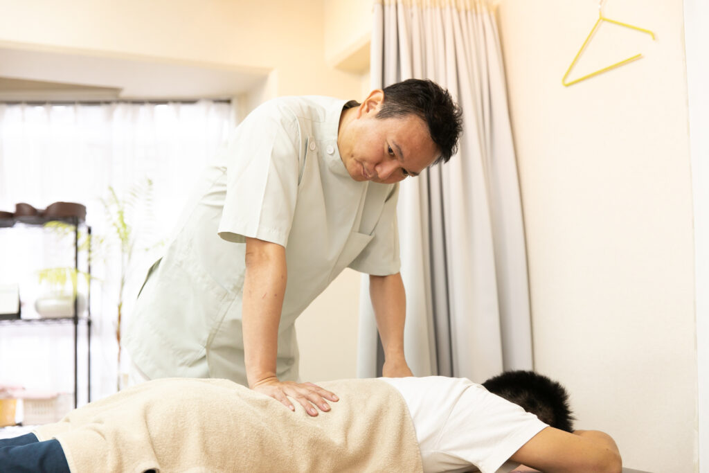 整体 名古屋 ストレッチ　名古屋 栄で腰痛・背中の張りを根本改善 熟練の体重移動による本格整体施術